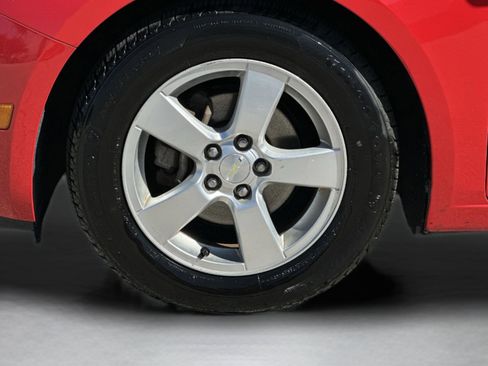 Used 2016 Chevrolet Cruze LT image 12