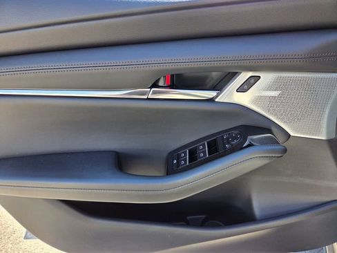 New 2026 MAZDA MAZDA3 Hatchback w/Premium Plus Pkg image 10