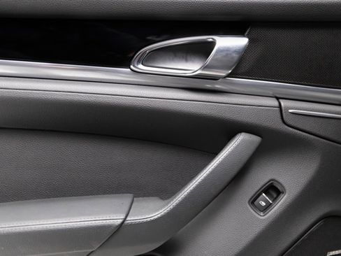 Used 2016 Porsche Panamera S image 48