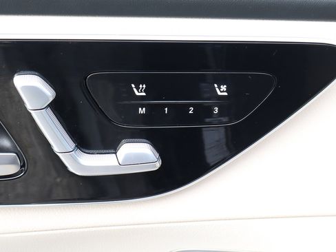 Used 2023 Mercedes-Benz GLC 300 4MATIC image 16