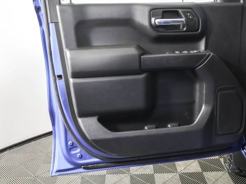 Used 2022 Chevrolet Silverado 1500 Custom Trail Boss AWD/4WD image 33