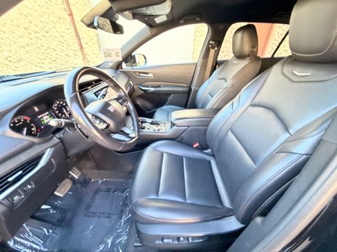 Used 2022 Cadillac XT4 Sport w/ LPO, ONYX Package FWD image 14