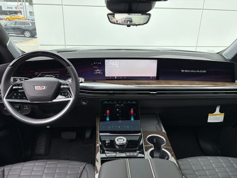 New 2026 Cadillac Escalade ESV Platinum Sport w/ LPO, ONYX Package AWD/4WD image 23