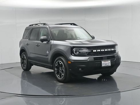 Certified 2025 Ford Bronco Sport Outer Banks w/ Outer Banks Tech Package+ AWD/4WD image 59