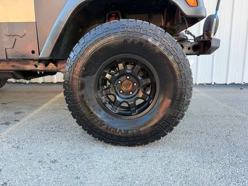 Used 2005 Jeep Wrangler Unlimited AWD/4WD image 21