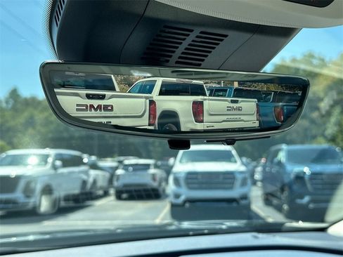 New 2025 Buick Envision Avenir image 31