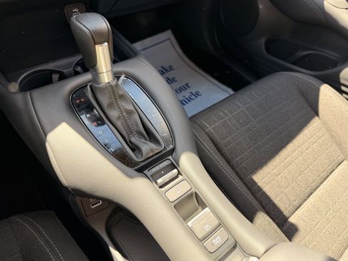 Certified 2023 Honda HR-V LX image 18