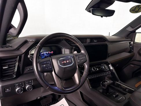 Used 2022 GMC Sierra 1500 AT4 w/ AT4 Premium Package image 9