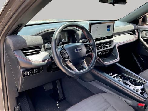 Used 2025 Ford Explorer ST-Line AWD/4WD image 17