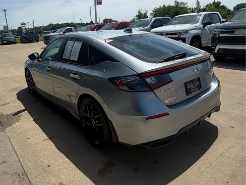 Used 2023 Honda Civic Sport image 4