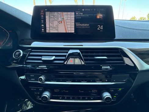 Used 2020 BMW 530i w/ M Sport Package RWD image 18