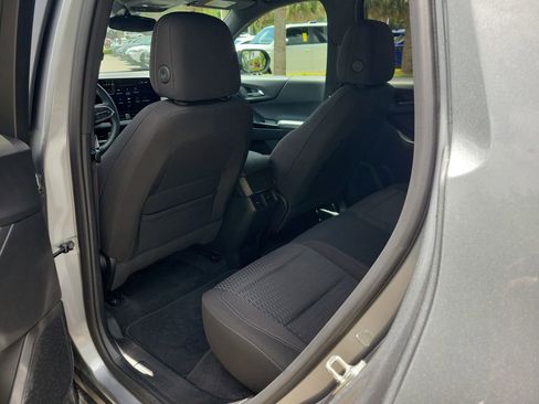 Used 2025 Chevrolet Equinox LT FWD image 8