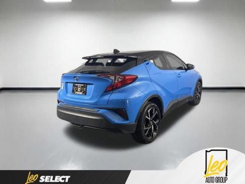 Used 2019 Toyota C-HR XLE FWD image 5