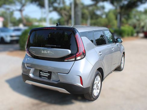 Certified 2025 Kia Soul LX w/ LX Technology Package FWD image 7