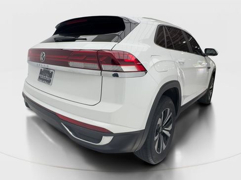 Used 2024 Volkswagen Atlas Cross Sport SE image 7
