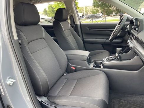 Used 2025 Honda CR-V LX image 25