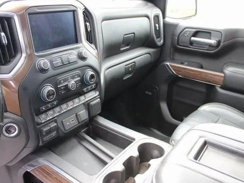 Used 2019 Chevrolet Silverado 1500 High Country w/ Technology Package image 13