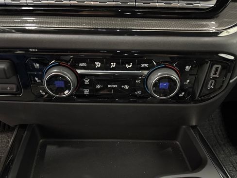 Used 2024 Chevrolet Silverado 1500 ZR2 AWD/4WD image 22