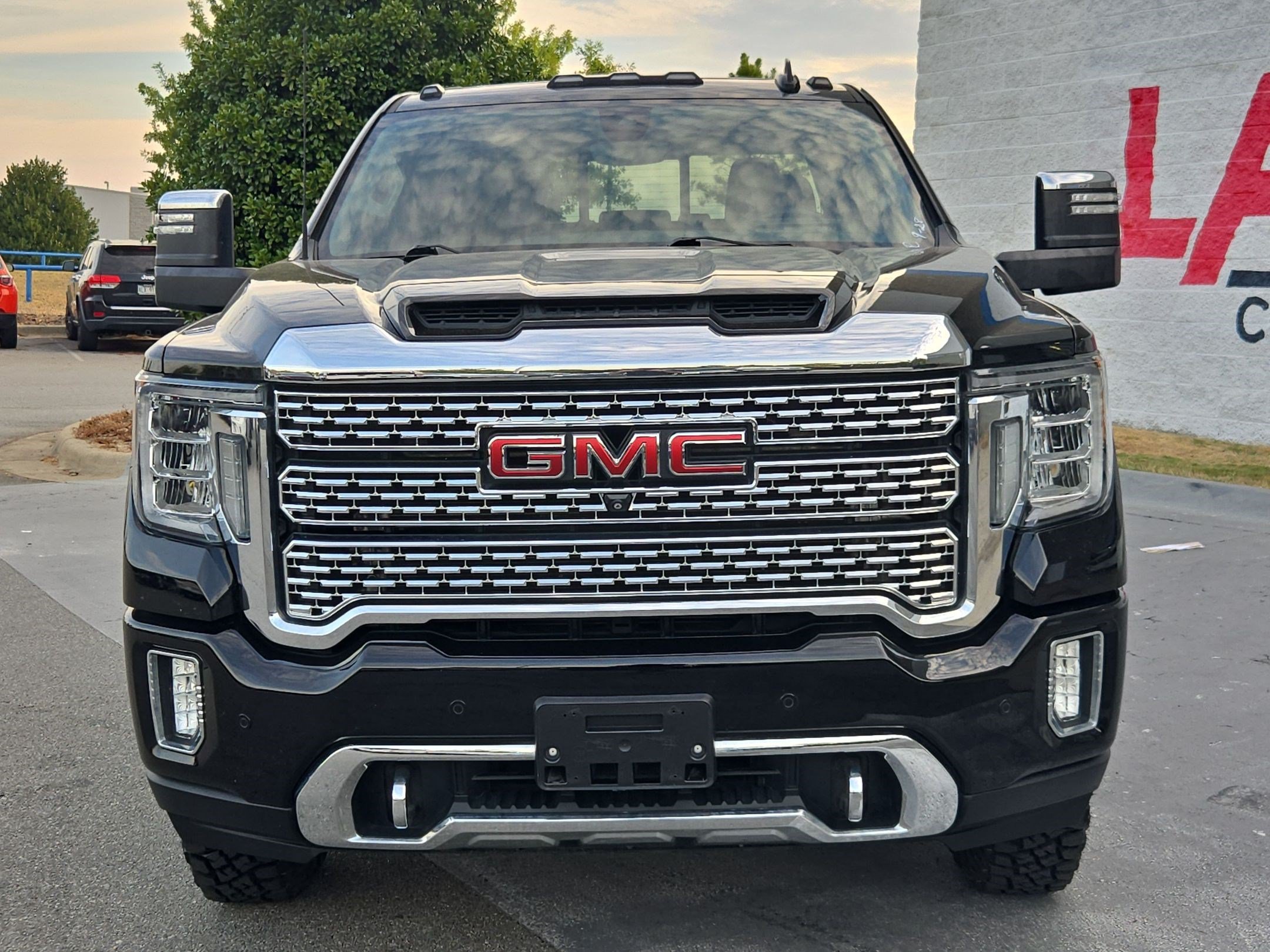 Used 2020 GMC Sierra 3500 Denali w/ Denali Ultimate Package AWD/4WD image 2