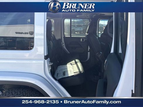 New 2026 Jeep Wrangler Unlimited Rubicon image 17