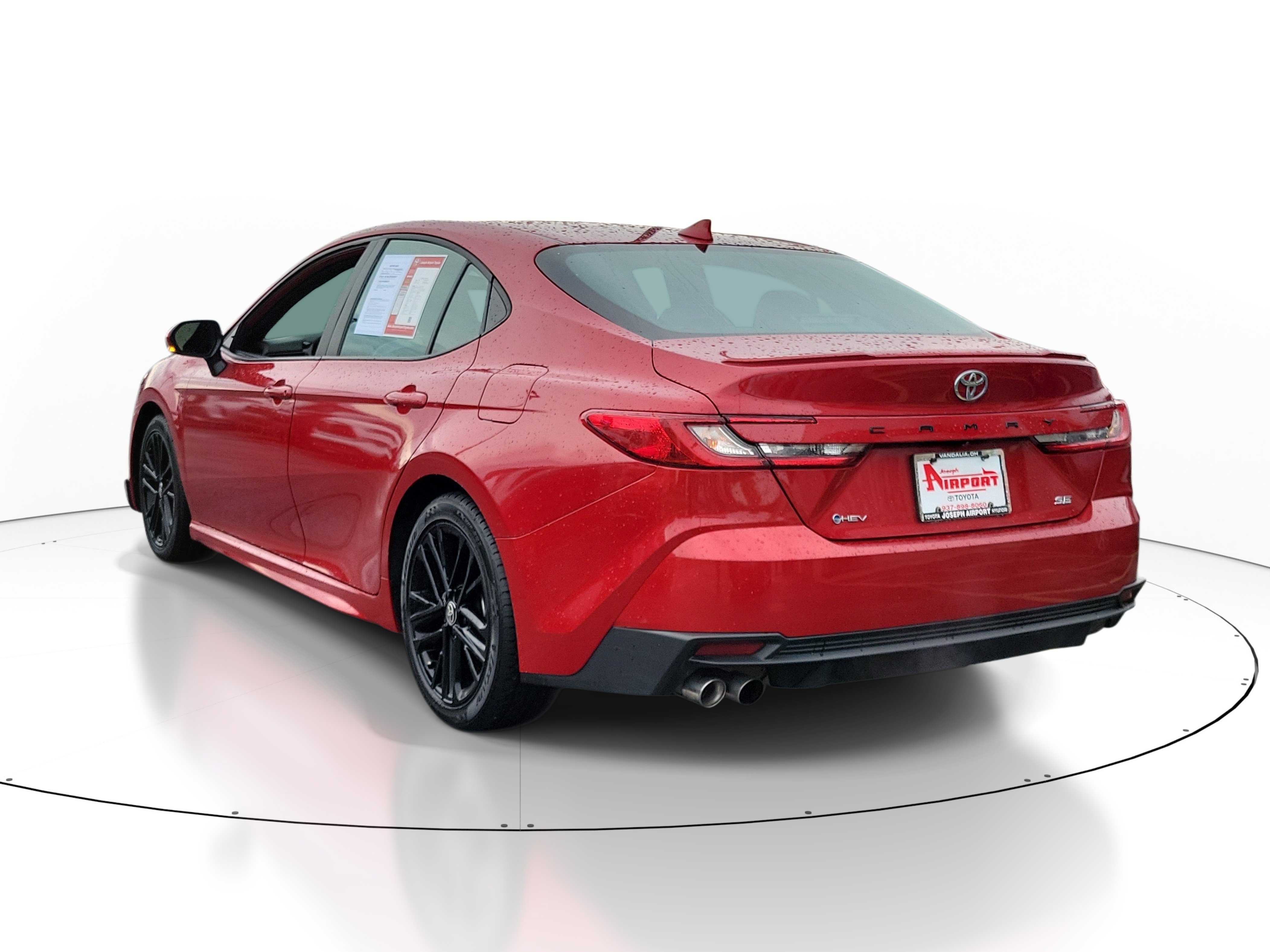 Used 2025 Toyota Camry SE FWD image 3
