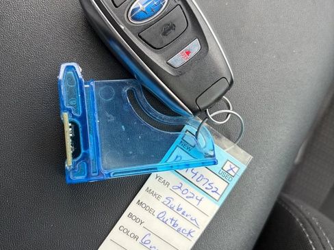 Used 2024 Subaru Outback Premium AWD/4WD image 40