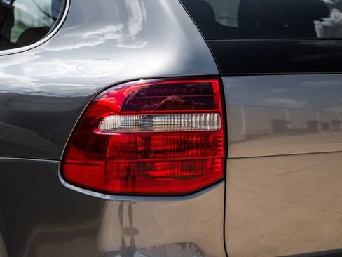 Used 2008 Porsche Cayenne AWD/4WD image 40