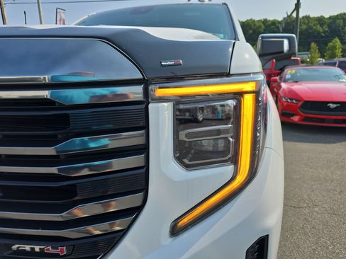 Used 2023 GMC Sierra 1500 AT4 AWD/4WD image 11