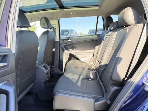 Used 2021 Volkswagen Tiguan SE w/ Panoramic Sunroof Package FWD image 13