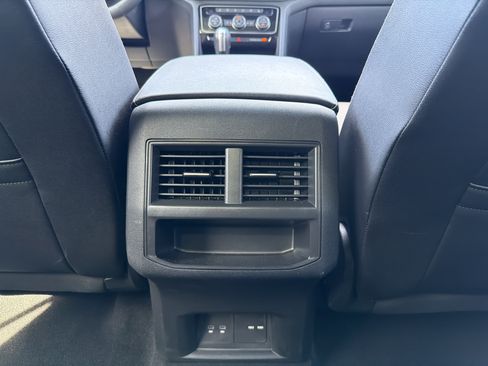 Certified 2023 Volkswagen Atlas Cross Sport SE w/ Panoramic Sunroof Package AWD/4WD image 26