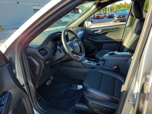 Used 2023 Ford Escape ST-Line w/ Tech Pack #1 FWD image 15