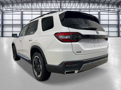 New 2026 Honda Pilot image 3