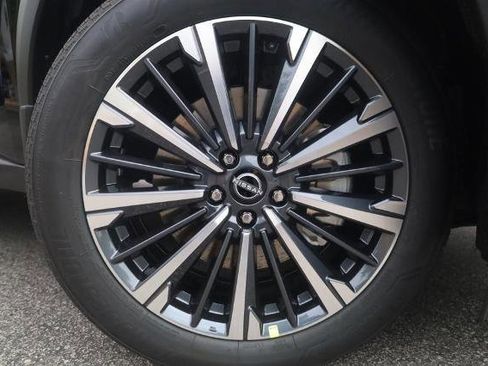 New 2026 Nissan Pathfinder Platinum AWD/4WD image 2