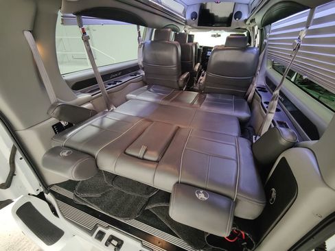 Used 2015 Chevrolet Express 2500 Extended image 34