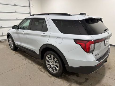 New 2026 Ford Explorer Active w/ Active Comfort Package image 6