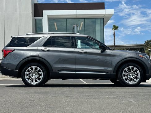 New 2026 Ford Explorer Platinum RWD image 2