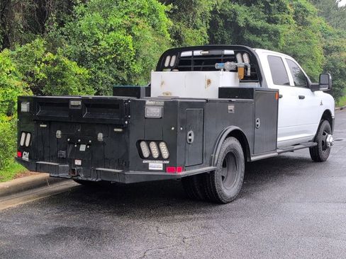 Used 2024 RAM 3500 Tradesman w/ Chrome Appearance Group AWD/4WD image 3