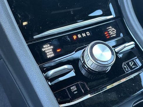 New 2025 Jeep Grand Cherokee Summit w/ Luxury Tech Group V image 28