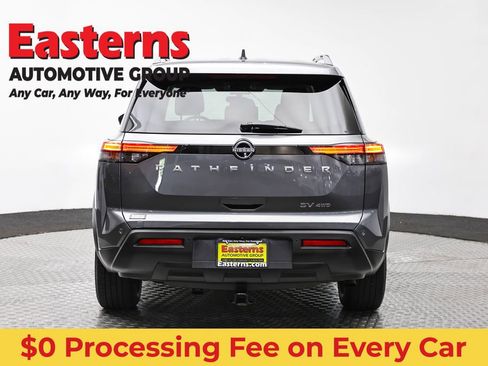 Used 2022 Nissan Pathfinder SV AWD/4WD image 6