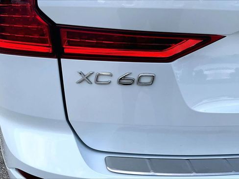 Used 2023 Volvo XC60 B5 Plus w/ Climate Package AWD/4WD image 32