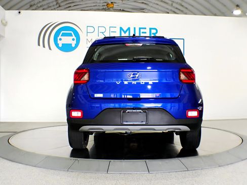Used 2021 Hyundai Venue SEL image 4