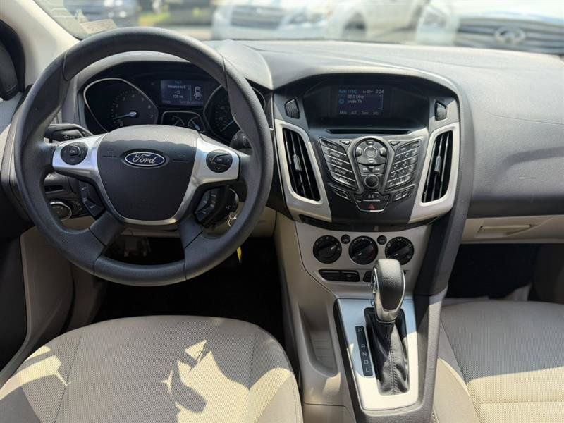 Used 2013 Ford Focus SE w/ Cargo Management Pkg FWD image 19