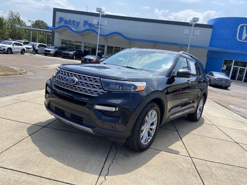 Used 2022 Ford Explorer Limited w/ Equipment Group 301A RWD image 4