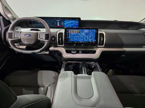 New 2025 Ford Expedition Max Active image 28