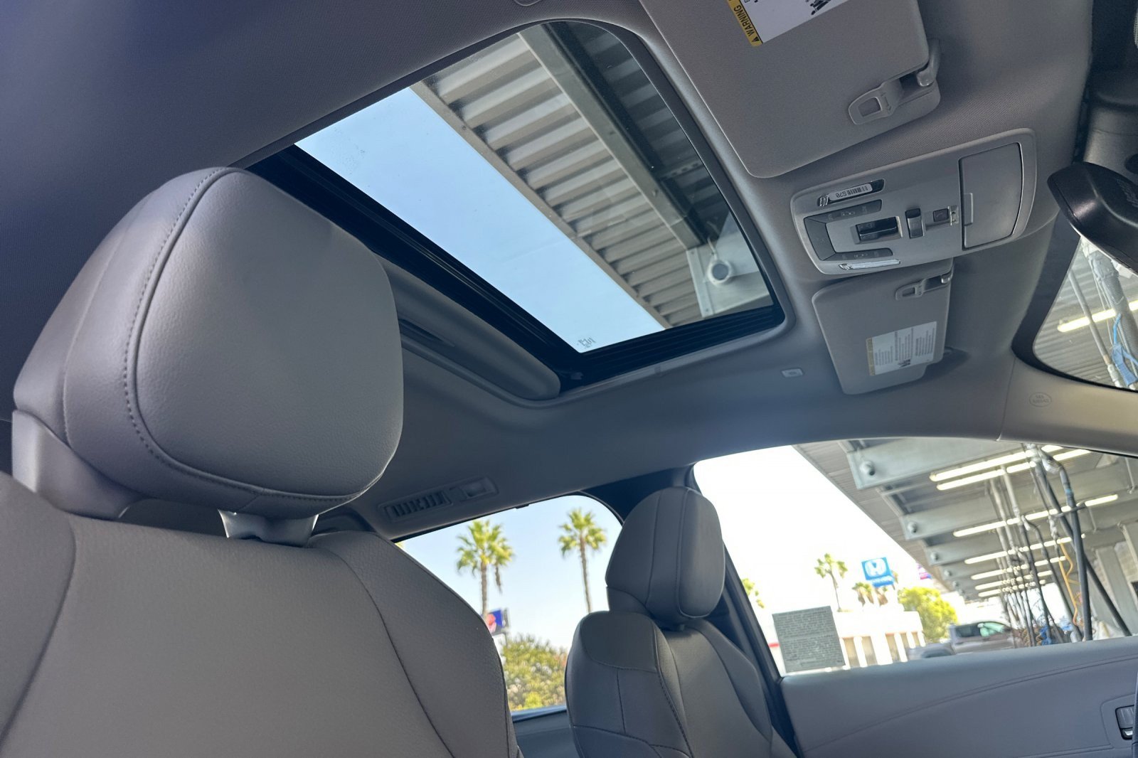 Certified 2026 Toyota Sienna XLE FWD image 17
