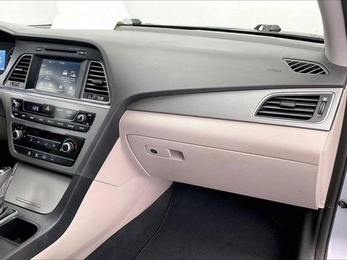 Used 2016 Hyundai Sonata SE w/ Cargo Package image 15