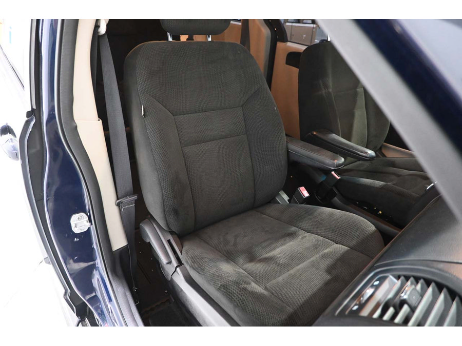 Used 2015 Dodge Grand Caravan SXT FWD image 16