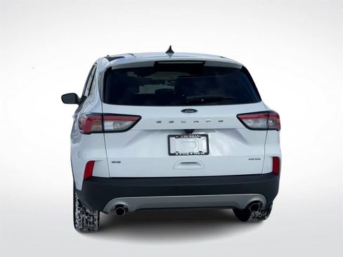 Used 2022 Ford Escape SE image 2