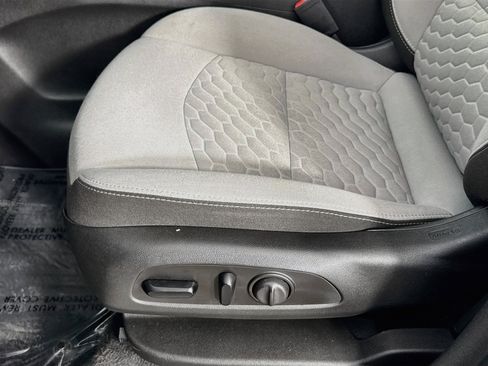 Used 2020 Chevrolet Equinox LS w/ LS Convenience Package FWD image 21