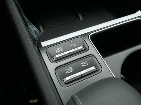 New 2025 Hyundai Sonata Limited image 9